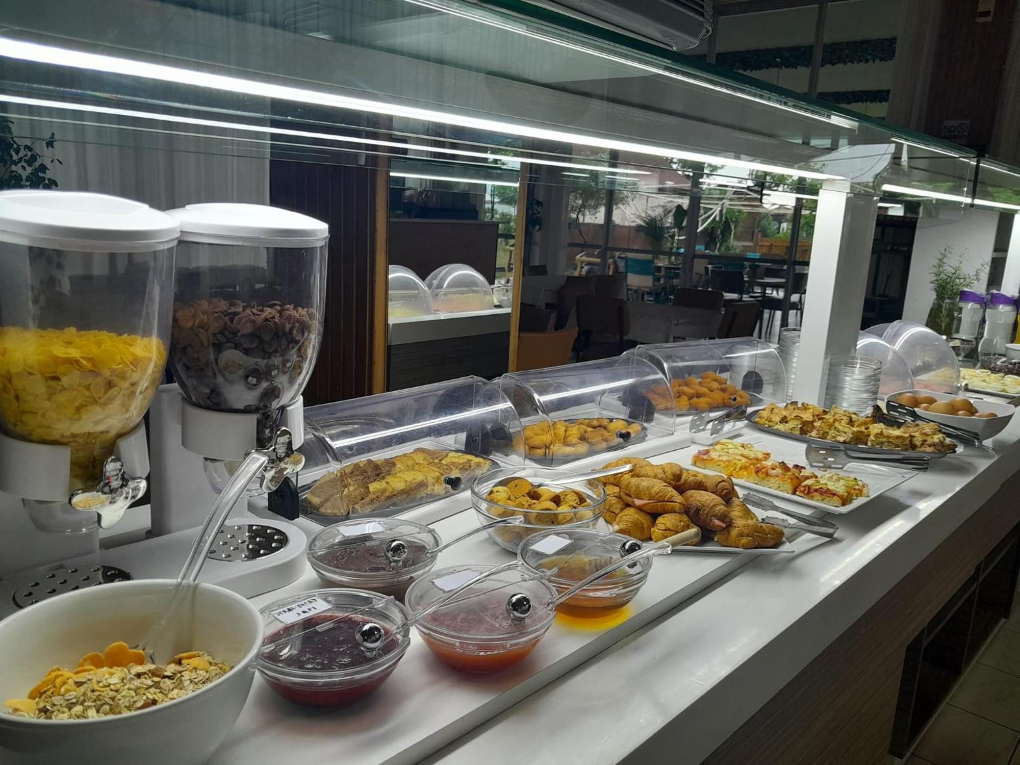 Hotel Thermaikos โครินอส ภายนอก รูปภาพ
